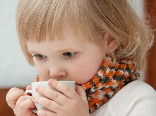 Ako rýchlo vyliečiť tečúcim nosom u dieťaťa