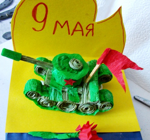 Remeslá pre 9. mája s vlastnými rukami: zásobník papiera