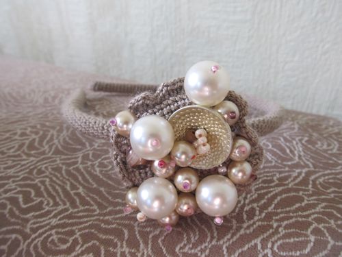 Beaded háčkovanie s rukami. Bezkarienové krokety, krok za krokom