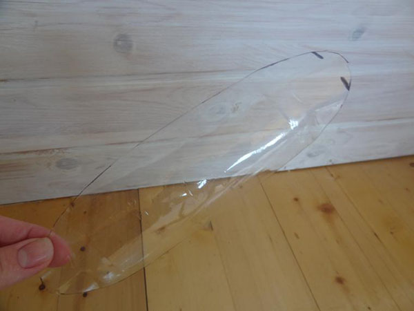 Nové remeslá z plastových fliaš s vlastnými rukami pre záhradu a sad