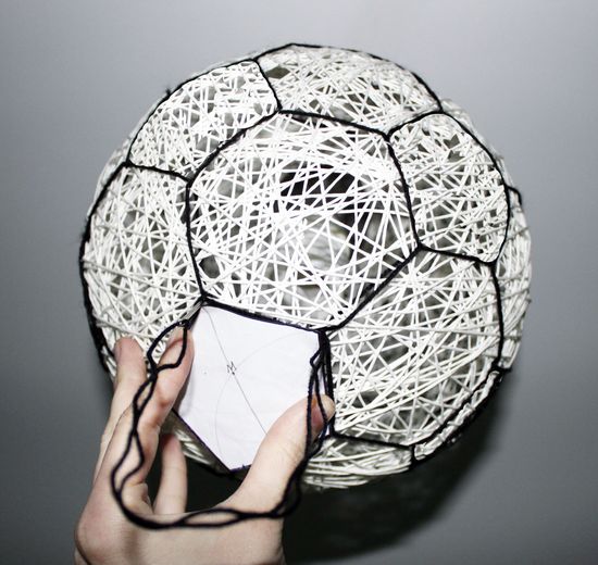 Lampa loptu s rukami