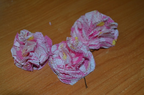 Remeslá do 9. mája: večný papier s vlastnými rukami