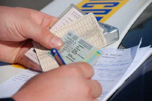 Ako sa dozviete o pokutách štátnej inšpekcie bezpečnosti cestnej premávky pre vodičský preukaz v Samare