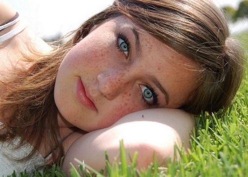 Ako sa zbaviť pihy navždy: osvedčené prostriedky doma