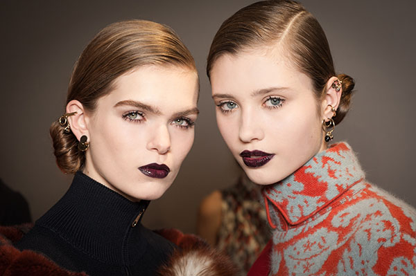 Mascara a kolekcia produktov pre dokonalý make-up. Trendy make-upu Fall-Winter 2016
