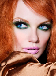 Makeup pre červené oči Makeup pre červené oči