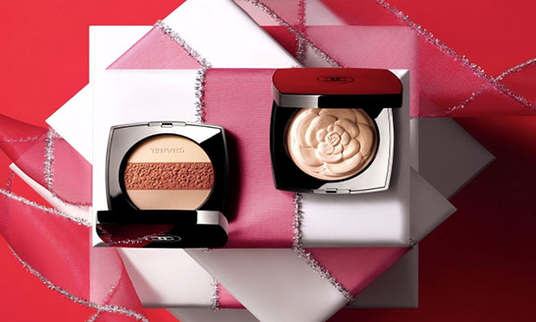Veľkolepé trio: novinky Chanel pre lesklé make-up