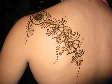 Tetovanie henna v salóne