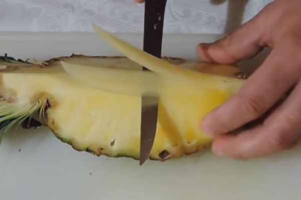 Ako rez ananás správne a krásne