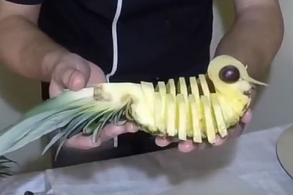 Ako rez ananás správne a krásne