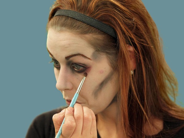 Scary makeup pre Halloween s vlastnými rukami pre dievčatá a dievčatá
