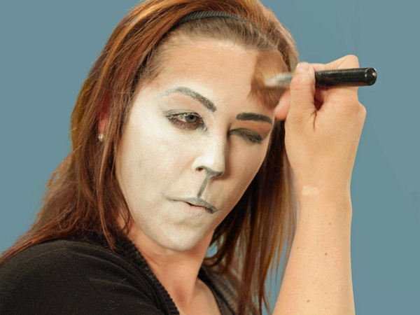 Scary makeup pre Halloween s vlastnými rukami pre dievčatá a dievčatá
