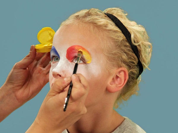 Scary makeup pre Halloween s vlastnými rukami pre dievčatá a dievčatá