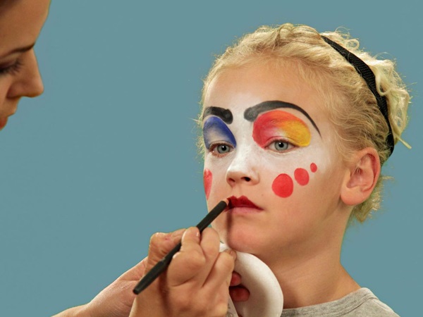 Scary makeup pre Halloween s vlastnými rukami pre dievčatá a dievčatá
