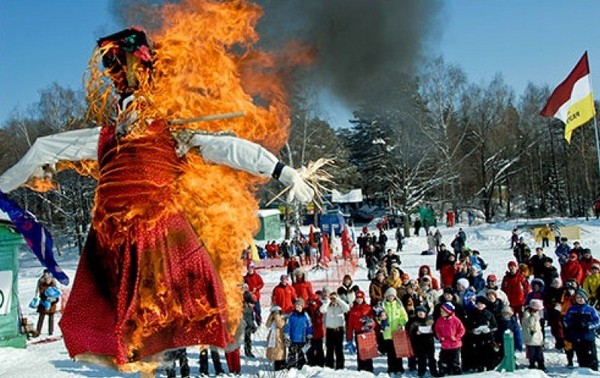 Maslenitsa-2016: hlavné tradície a krásne gratulácie