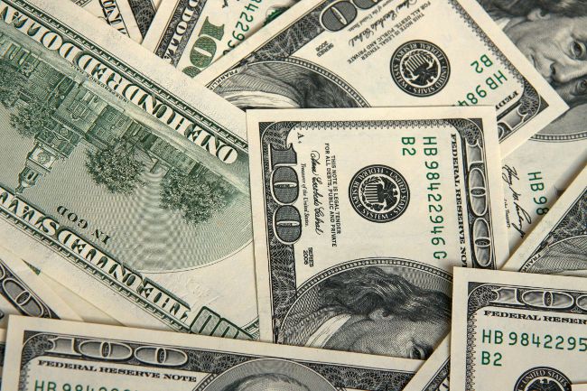 Falšované peniaze: ako rozpoznať falošný 100 USD? Falšované peniaze: ako rozpoznať falošný 100 USD?