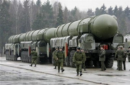 Blahoželáme k Dňu raketových síl vo veršoch a prózach