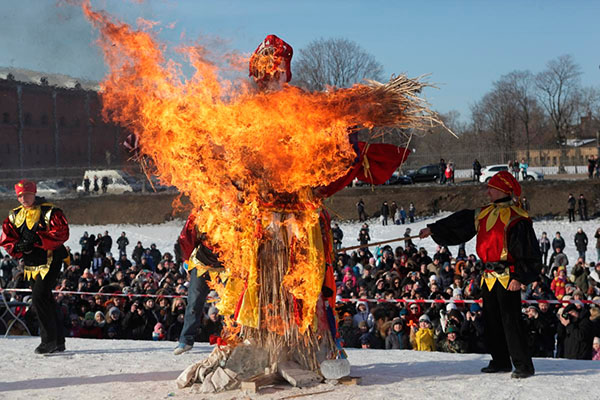 Gratulujeme k Maslenitsa 2017