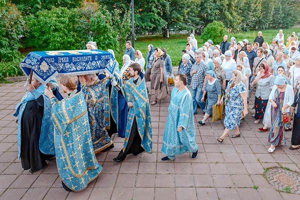 Nanebovzatie Panny Márie 2017: znamenia a gratulácie