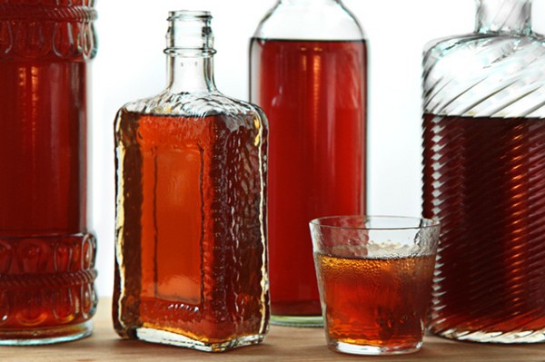 Domáce čerešňové víno, jednoduchý recept s vodkou, bez kvasníc. Ako si vyrobiť čerešňové víno doma s rukavicou