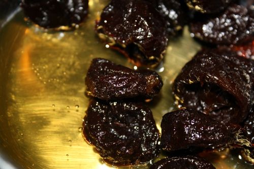 Recept na hovädzie mäso so slivkami v multivarke - krok za krokom s fotografiou