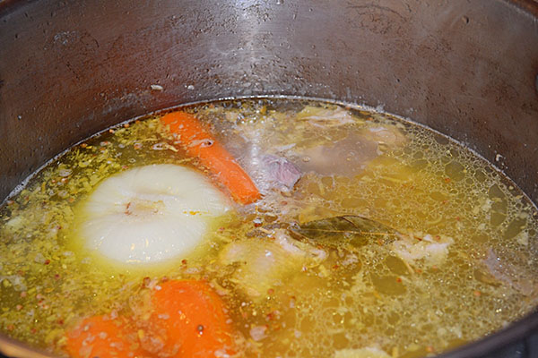 Recepty z chladu s fotografiami, ktoré sa robia krok za krokom - z bravčového mäsa, stopky, hovädzieho mäsa, kuracie stehná, s želatinou