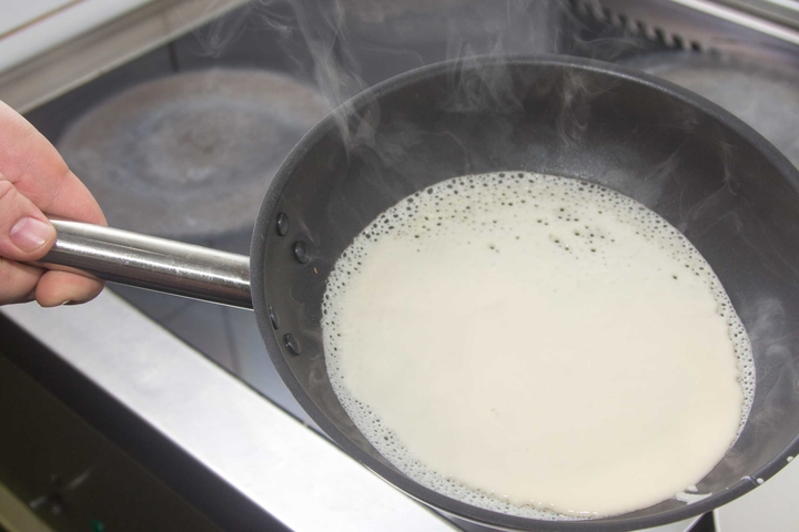 Ako variť palacinky na jogurte - najlepšie recepty s fotografiou