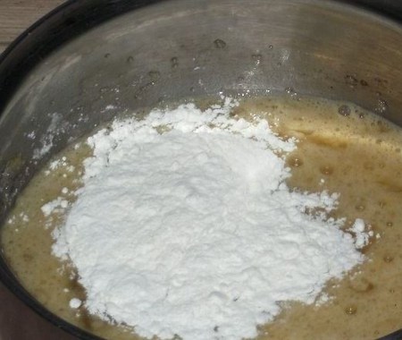 Ako urobiť krém na capkake: puding, syr a smotana z kondenzovaného mlieka, recept s fotografiou