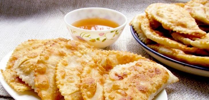 Kavkazské koláče s mäsom - chebureks