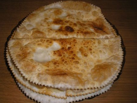 Kavkazské koláče s mäsom - chebureks