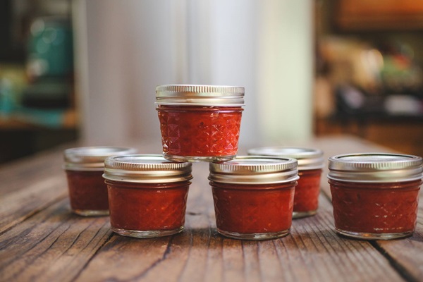 Ketchup vlastné ruky z rajčiakov: krok za krokom recepty na zber na zimu