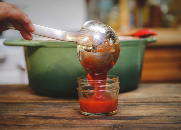 Ketchup vlastné ruky z rajčiakov: krok za krokom recepty na zber na zimu