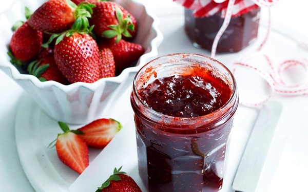 Delicious hustý jahodový džem, recepty na zimu