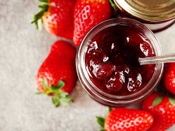 Delicious hustý jahodový džem, recepty na zimu