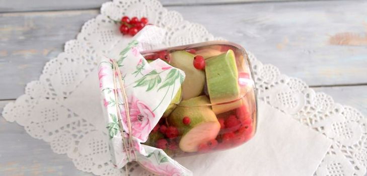 Recept na konzervované cukety s červeným ríbezle