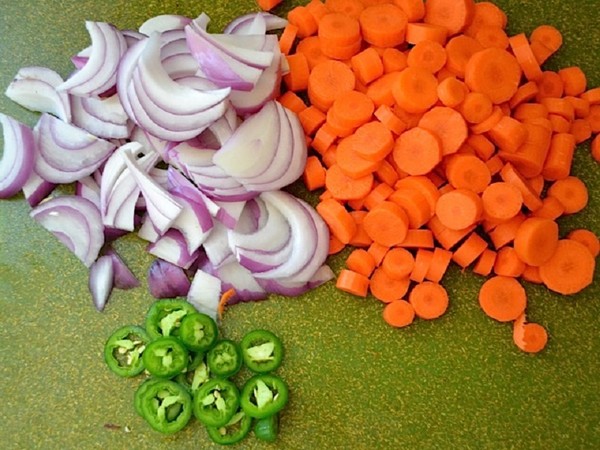 Mrkva na zimu v plechovkách - v kórejčine, lecho, šalát, dressing - veľmi chutné recepty s cibuľou, repa, korenie. Ako zachovať mrkvu pre zimu doma