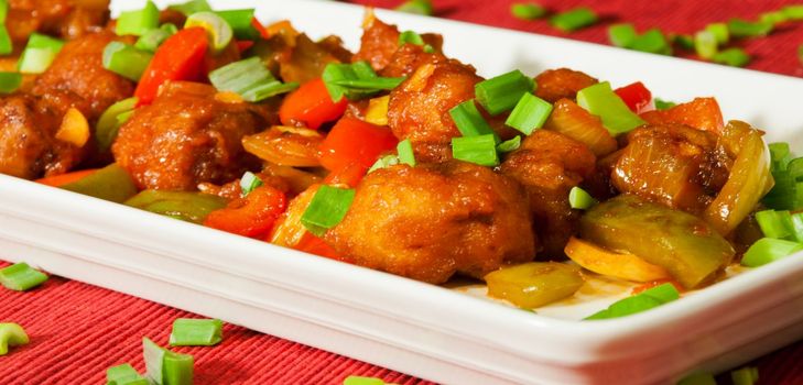 Mäso so sladkou a kyslou omáčkou, jednoduchý a chutný recept na sviatok 23. februára