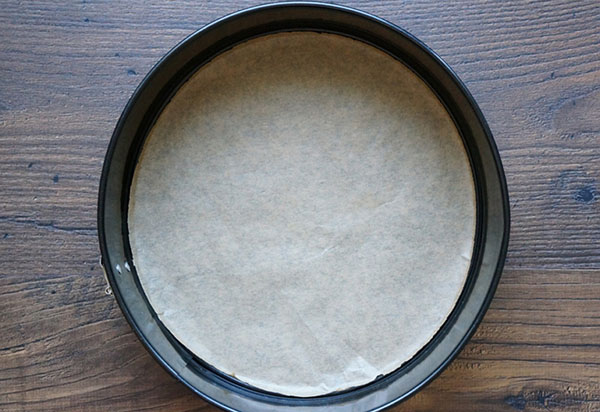 Jednoduchý recept: lenivý orechový medový koláč bez pečenia