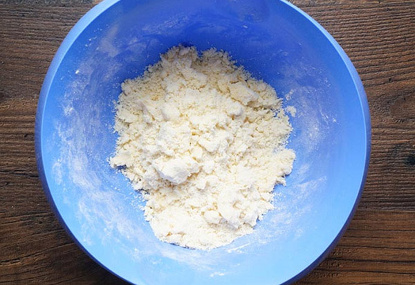 Jednoduchý recept na jablkový koláč so škoricou