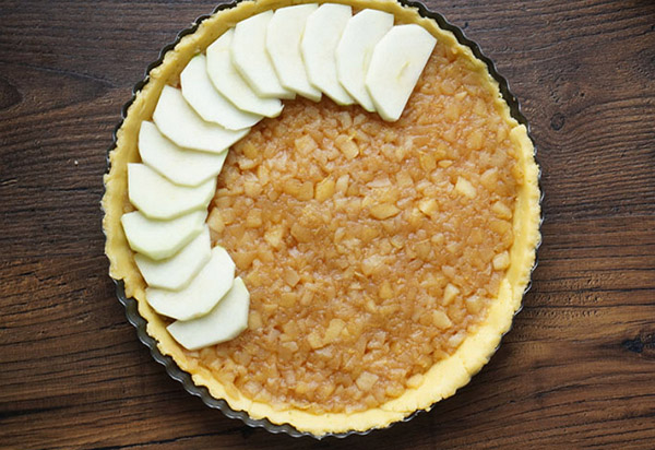 Jednoduchý recept na jablkový koláč so škoricou