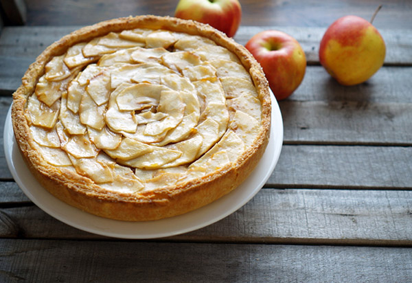 Jednoduchý recept na jablkový koláč so škoricou