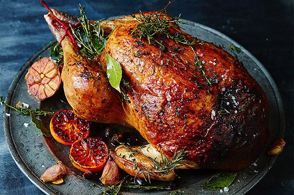 Recept na Turecko na Nový rok 2017 a Vianoce - v rúre, multivark, v panvici, s kyslou smotanou omáčkou a zeleninou