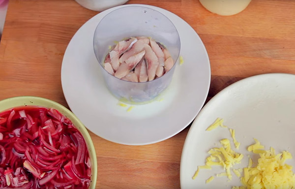 Recept na sleď pod kožuchom na Nový rok doma - klasický, roll, s jablkom krok za krokom