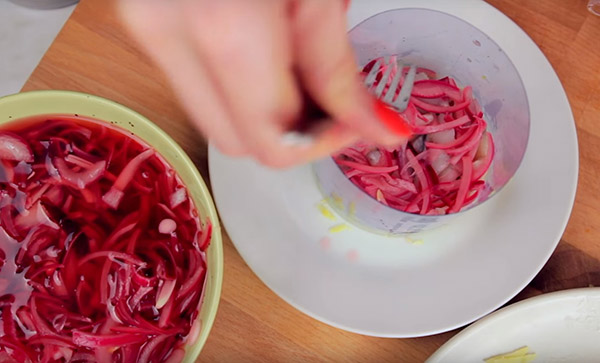 Recept na sleď pod kožuchom na Nový rok doma - klasický, roll, s jablkom krok za krokom