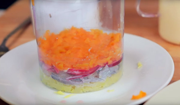 Recept na sleď pod kožuchom na Nový rok doma - klasický, roll, s jablkom krok za krokom