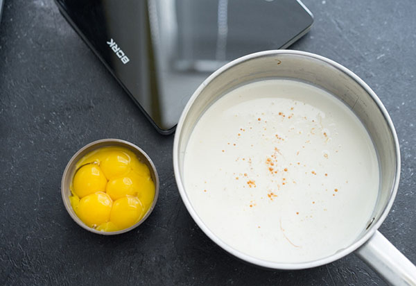 Recept na lahodnú domácu zmrzlinu s karamelom