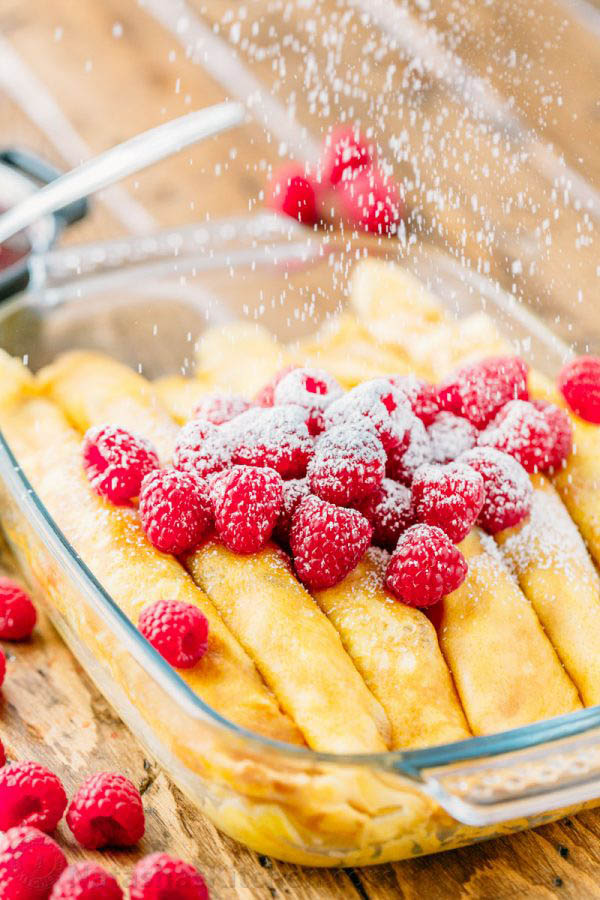 Originálne recepty na palacinky na deň Pancake 2017 krok za krokom s fotografiou: na mlieko, kefír, kvasnice, s náplňou pre každý vkus