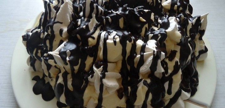 Cake Grafskie zrúcaniny s kyslou smotanou
