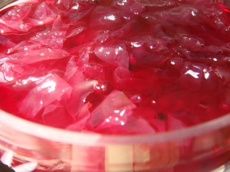 Jam z okvetných lístkov ruží Jam z okvetných lístkov ruží