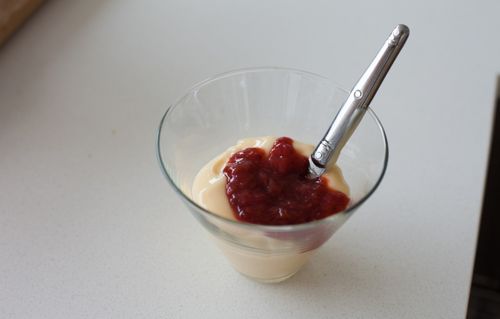 Jam s rebarbovými jahodami